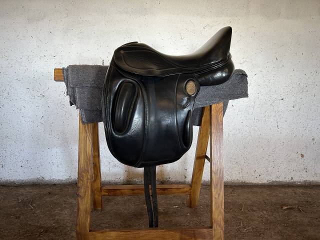 Sella da dressage Jean-Luc Maurel  17.5" - 2009