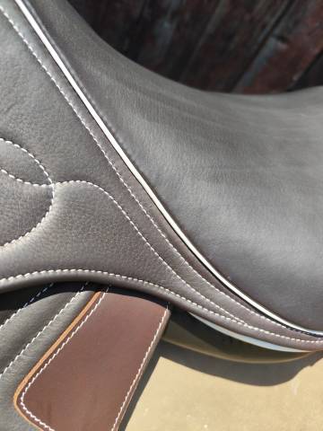 Sella da salto ostacoli  EKUS F3 17.5" - 2025