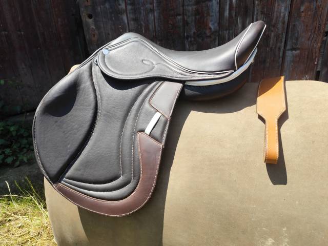 Sella da salto ostacoli  EKUS F3 17.5" - 2025