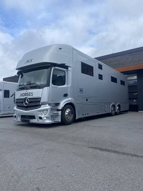 Camion per Cavalli AKX  2025 Nuovo