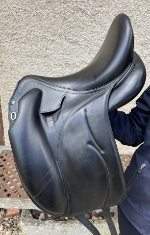 Sella da dressage Devoucoux  17.5" - 2019