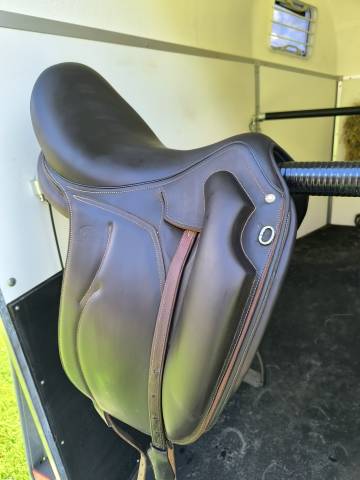 Sella da dressage Devoucoux  17" - 2014