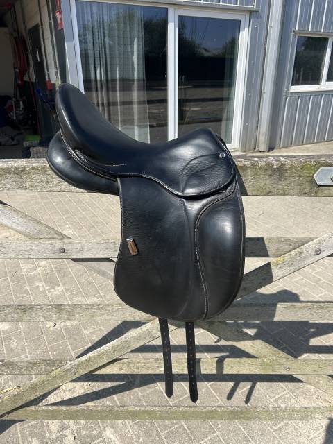Sella da dressage Stubben  17.5" - 2021