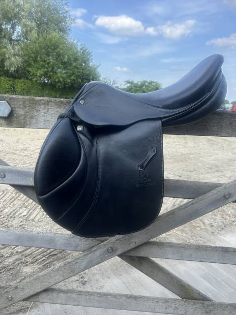 Sella da salto ostacoli Stubben  17.5" - 2021