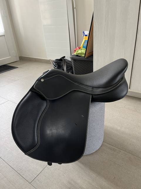 Sella da salto ostacoli Wintec  17" - 2022