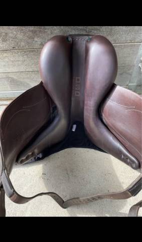 Sella da dressage Devoucoux  18" - 2012