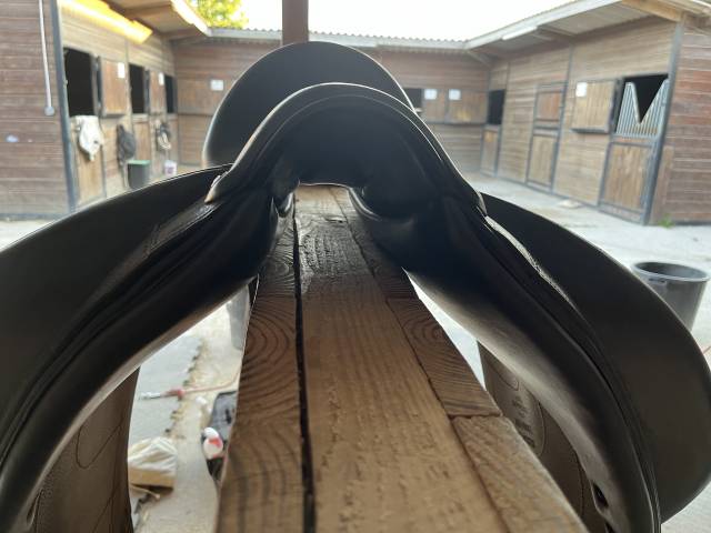 Sella da dressage Devoucoux  17.5" - 2022