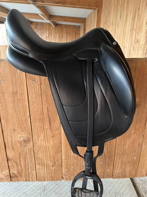 Sella da dressage Devoucoux  17.5" - 2022