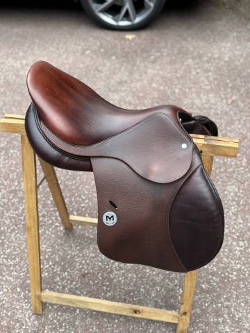 Sella da salto ostacoli Meyer  17.5" - 2023