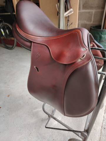 Sella da salto ostacoli Antarès  17" - 2022