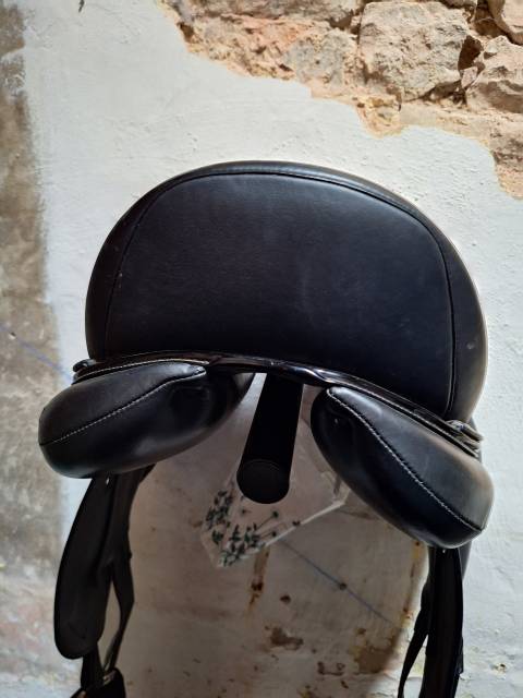 Sella da dressage Ikonic  17.5" - 2024
