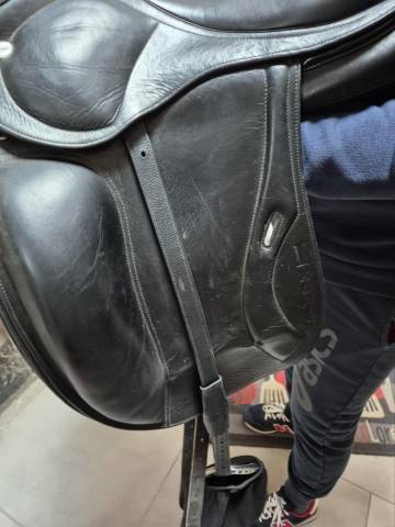 Sella da dressage Ikonic  17.5" - 2024