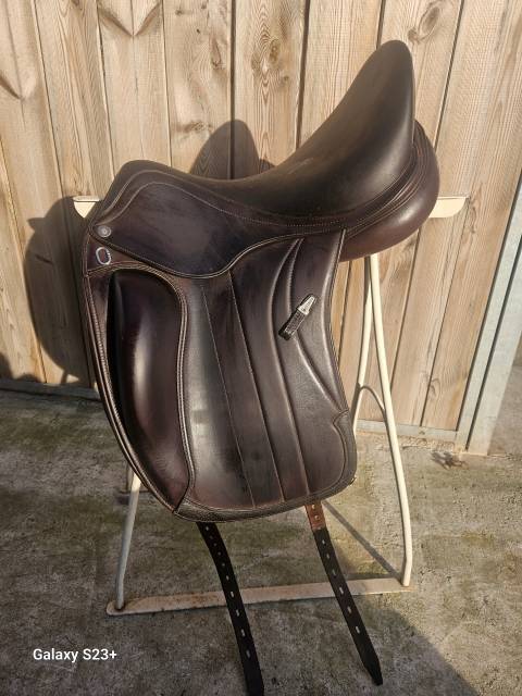Sella da dressage Equipe  17" - 2024