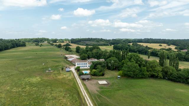 Proprietà equestre In vendita Charente-Maritime