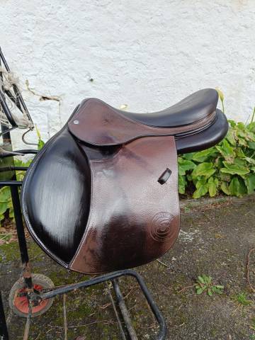 Sella da salto ostacoli Forestier  17.5" - 2023