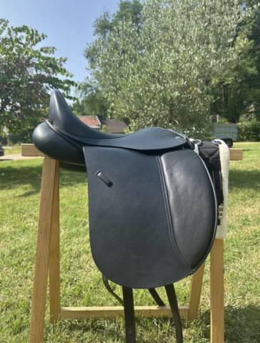 Sella da dressage   17.5" - 2025