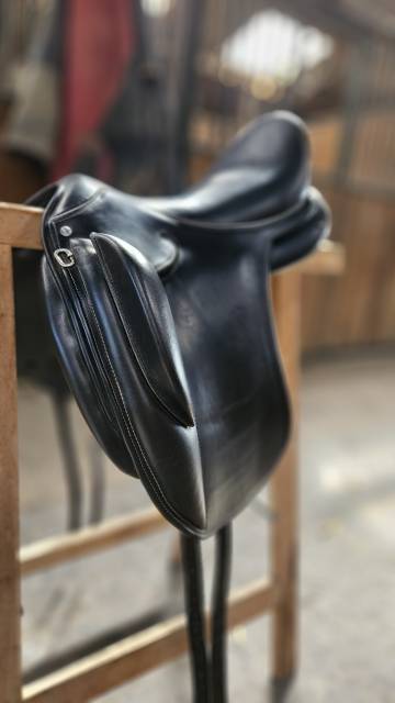 Sella da dressage   16.5" - 2022