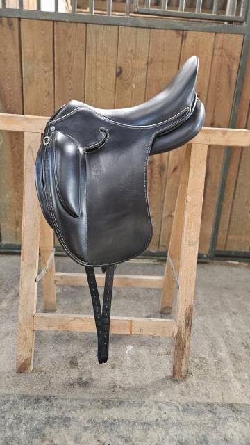 Sella da dressage   16.5" - 2022