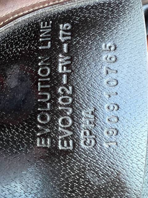 Sella da salto ostacoli Ikonic  17.5" - 2019