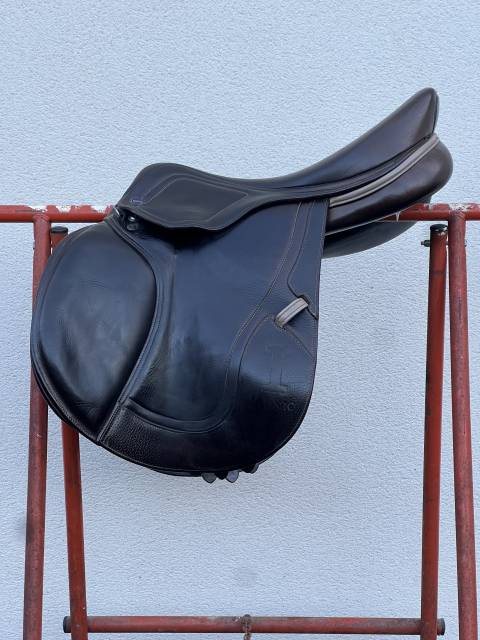 Sella da salto ostacoli Ikonic  17.5" - 2019