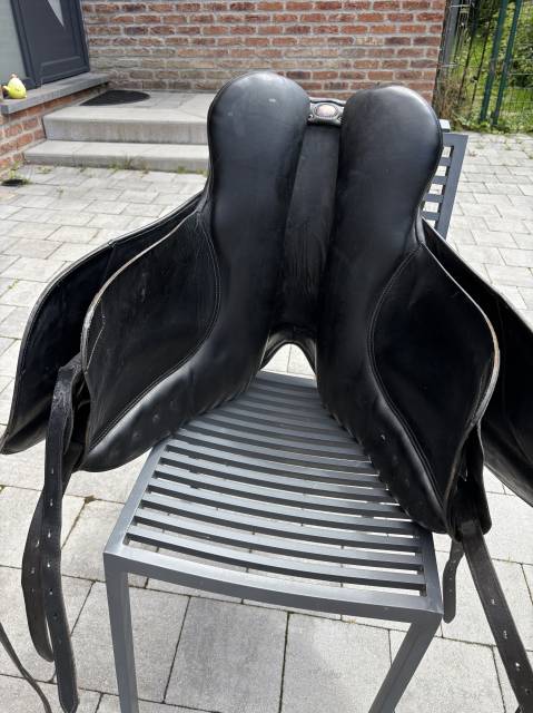 Sella da dressage Bates  17.5" - 2010