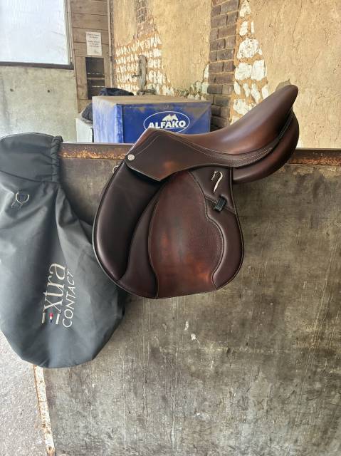 Sella da salto ostacoli Antarès Extra contact 17" - 2024