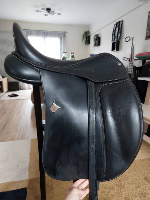 Sella da dressage Bates  17.5" - 2013