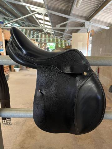 Sella da salto ostacoli Prestige Italia Golden Star 17" - 2012