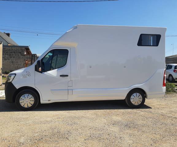 Van per Cavalli Renault Master 3 2021 Occasione