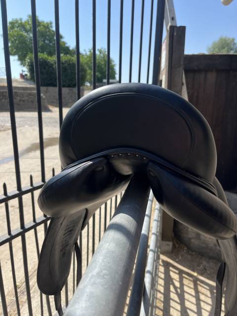 Sella da dressage Devoucoux  17" - 2018