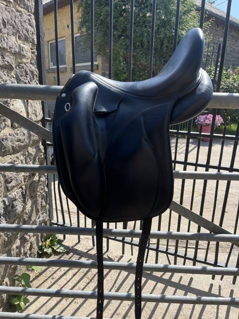 Sella da dressage Devoucoux  17" - 2018