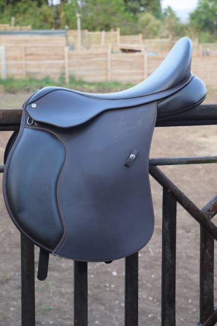 Sella mista Wintec  18" - 2023