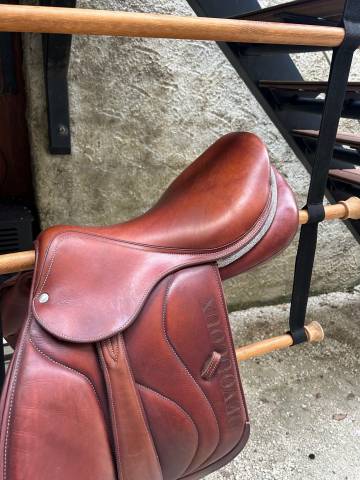 Sella da salto ostacoli Devoucoux  17" - 2022