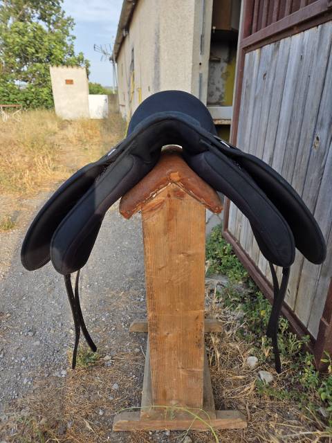 Sella da dressage Wintec  17" - 2025