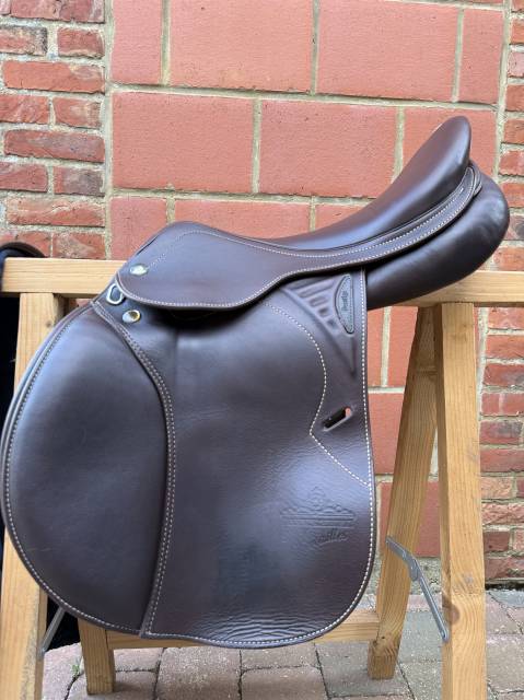 Sella da salto ostacoli Prestige Italia  17" - 2022