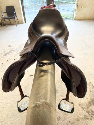 Sella da salto ostacoli Meyer  17.5" - 2022