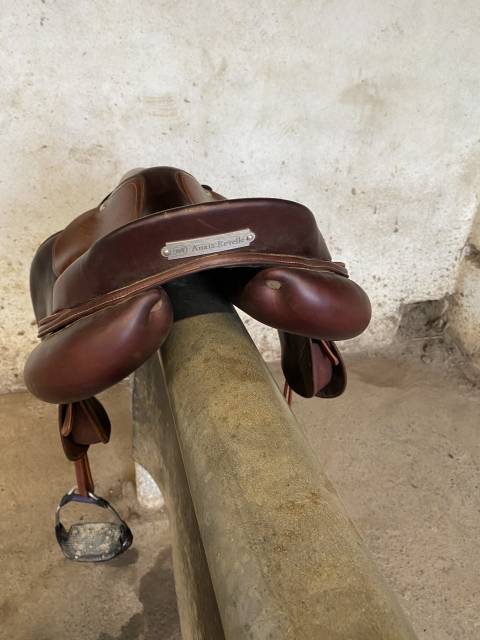 Sella da salto ostacoli Meyer  17.5" - 2022