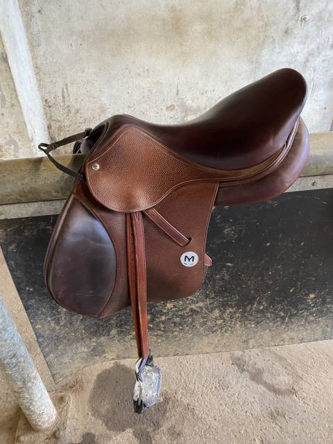 Sella da salto ostacoli Meyer  17.5" - 2022