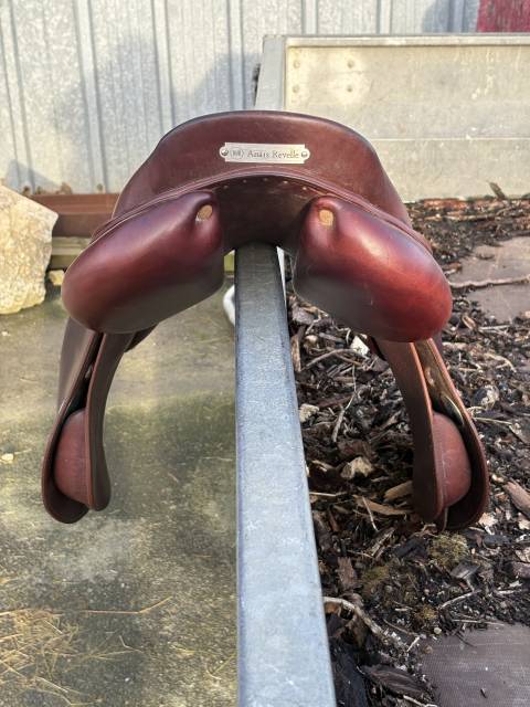 Sella da salto ostacoli Meyer  17.5" - 2022