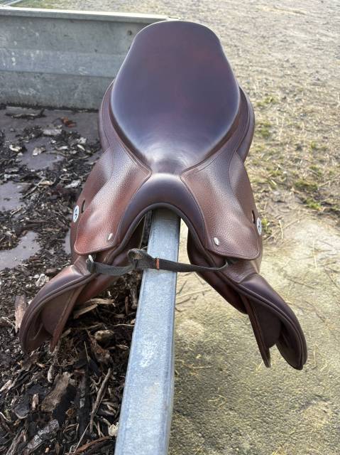 Sella da salto ostacoli Meyer  17.5" - 2022