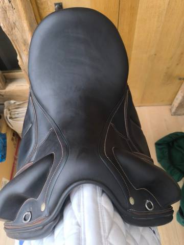 Sella da dressage Devoucoux  17" - 2014