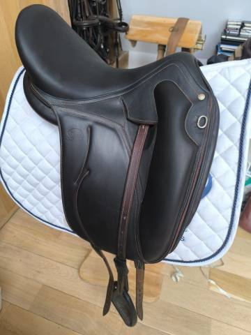 Sella da dressage Devoucoux  17" - 2014