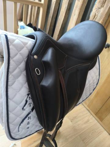 Sella da dressage Devoucoux  17" - 2014