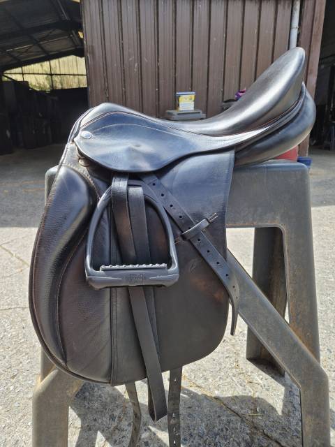 Sella da dressage Zaldi Royal  17.5" - 2015