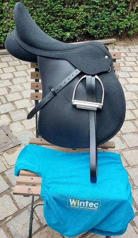 Sella mista Wintec  18" - 2025