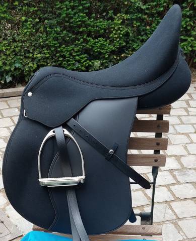 Sella mista Wintec  18" - 2025