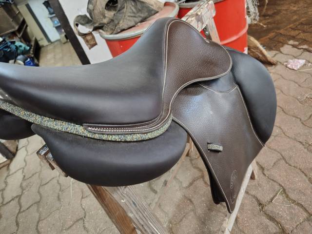 Sella da salto ostacoli Forestier  18" - 2024