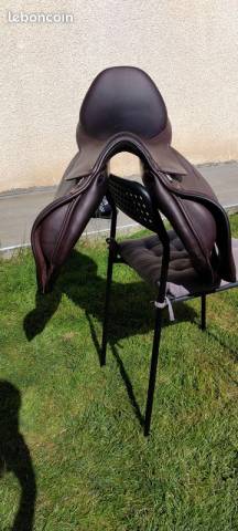 Sella da salto ostacoli Prestige Italia  17.5" - 2023