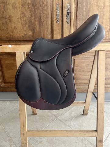 Sella da salto ostacoli Devoucoux  18" - 2023