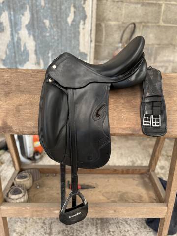Sella da dressage Prestige Italia  17.5" - 2017